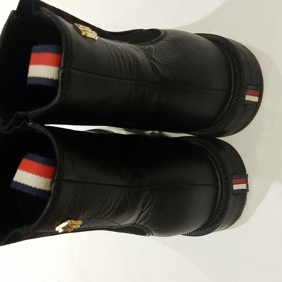 Tommy hilfiger ANKLE boots in black rapper sole perfect for every day wear - Picture 2 of 4